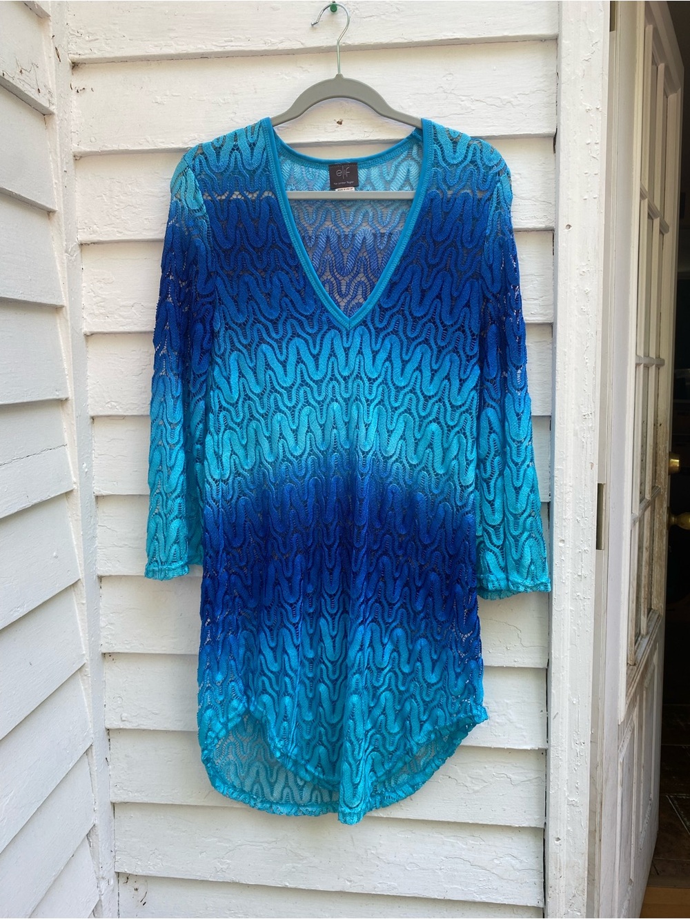 Elif by Jordan Taylor Vibrant Blue Ombre V-Neck Bell Sleeve Swim Coverup 🌊